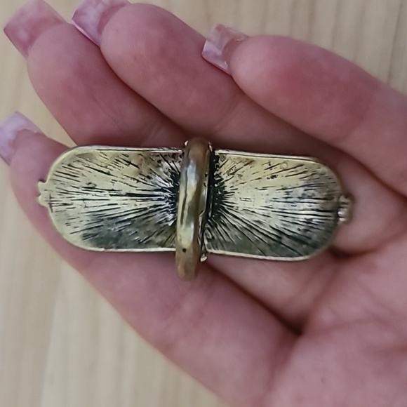 Oversized Unique Unisex Gold/Black Skull Ring - Picture 5 of 6